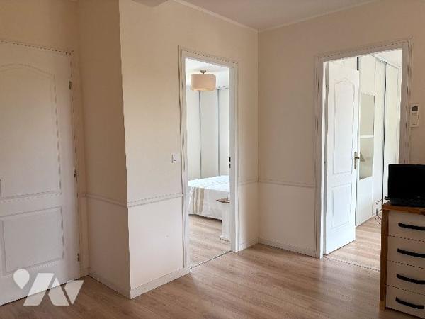 Tonneins- Beau pavillon de 220 m² avec jardin clos de plus de 5500m, dépendance, en sortie de ville