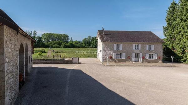 Vente Maison 6 pièces 167 m2 à Le Bouchage