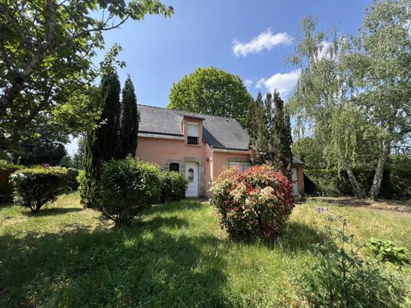 Vannes - Maison à rénover - Garage - Jardin