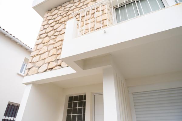 Élégante maison des années 50 en exclusivité – Aperçu mer – Garage rare