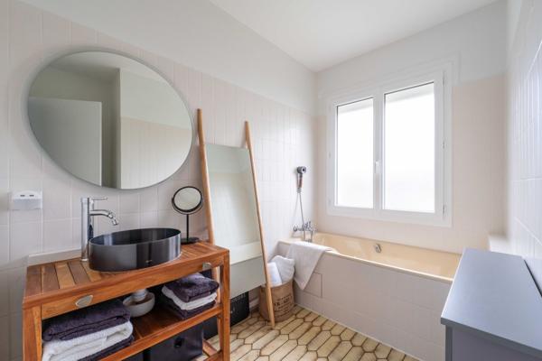 Élégante maison des années 50 en exclusivité – Aperçu mer – Garage rare