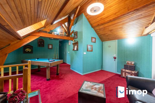 BELLE DEMEURE FAMILIALE AVEC VUE DEGAGEE ET SOUS SOL TOTAL