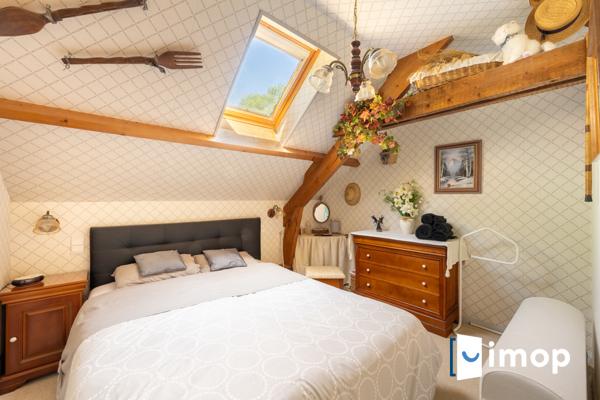 BELLE DEMEURE FAMILIALE AVEC VUE DEGAGEE ET SOUS SOL TOTAL