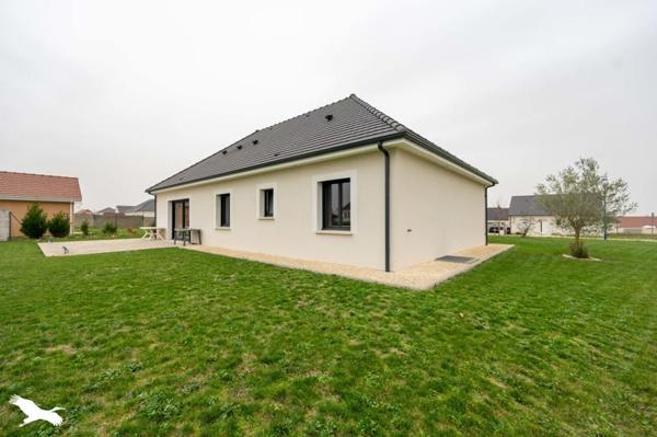 Maison à vendre |  Avord |  6 pièces | 140 m²