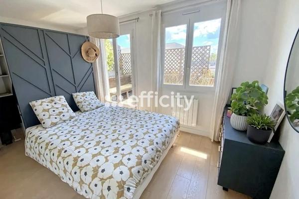 Appartement
         5 pièces
        - 121 m²