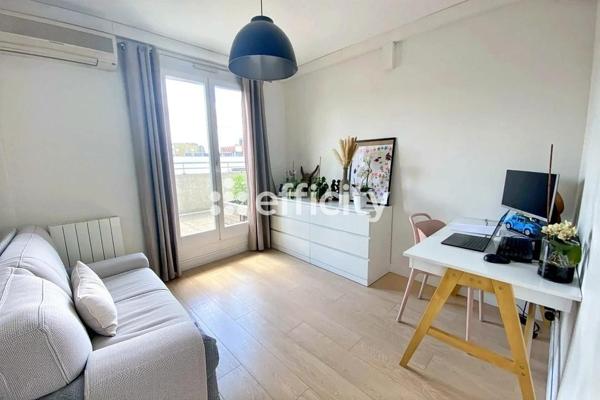 Appartement
         5 pièces
        - 121 m²