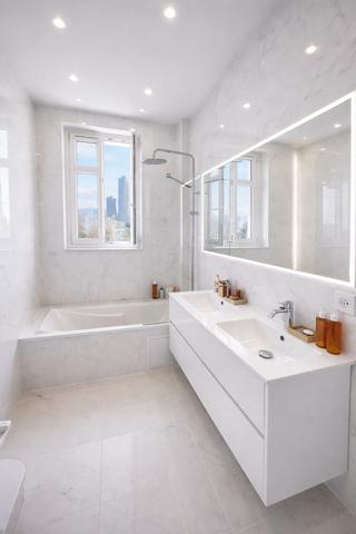 RARE – Neuilly-sur-Seine, élégant appartement de 70 m² baigné de lumière avec vue spectaculaire sur La Défense