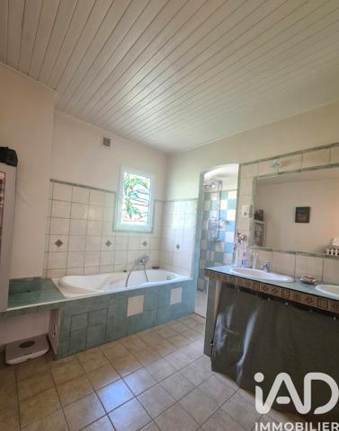 Maison à vendre 5 pièces 195 m² Saint-Maime