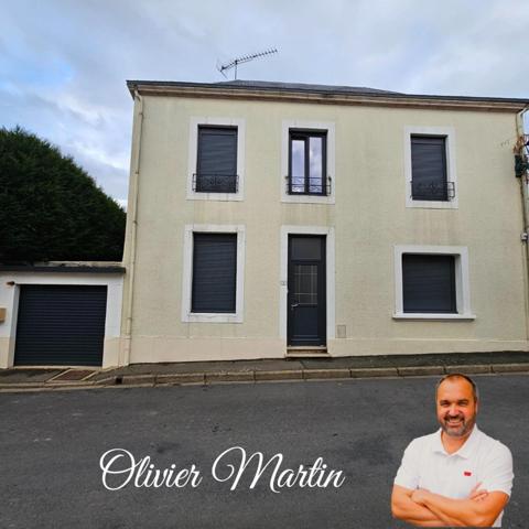 Maison de bourg entièrement rénovée – 109 m² - 3 chambres  avec jardin, terrasse et garage