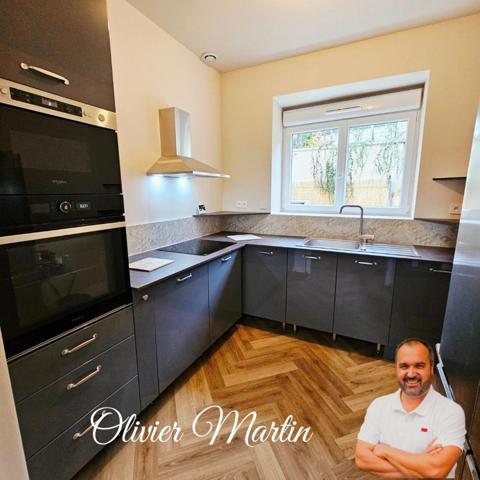 Maison de bourg entièrement rénovée – 109 m² - 3 chambres  avec jardin, terrasse et garage