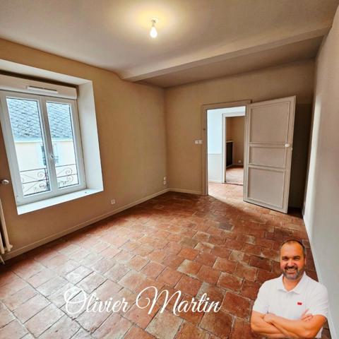 Maison de bourg entièrement rénovée – 109 m² - 3 chambres  avec jardin, terrasse et garage