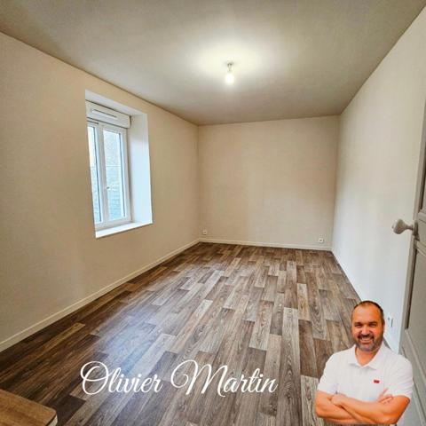 Maison de bourg entièrement rénovée – 109 m² - 3 chambres  avec jardin, terrasse et garage