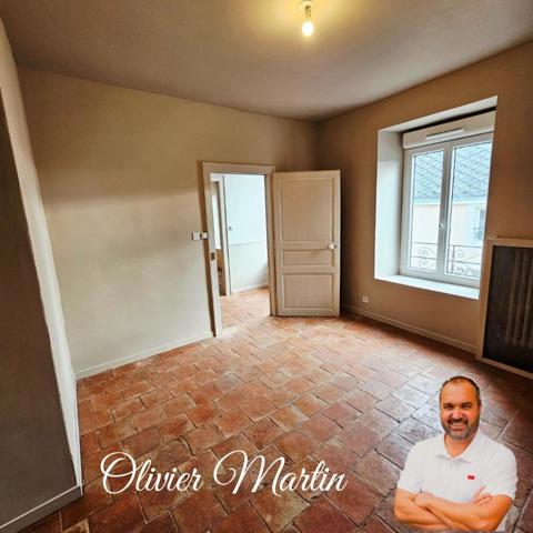 Maison de bourg entièrement rénovée – 109 m² - 3 chambres  avec jardin, terrasse et garage