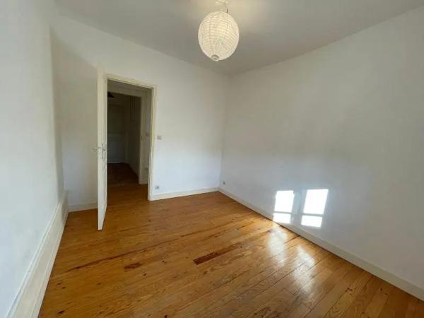 Appartement à louer 5 pièces 121.12m² Alençon (61000)