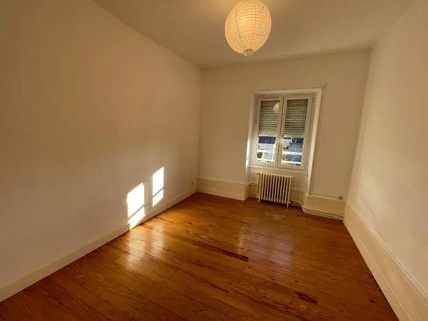Appartement à louer 5 pièces 121.12m² Alençon (61000)
