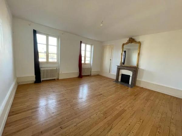 Appartement à louer 5 pièces 121.12m² Alençon (61000)