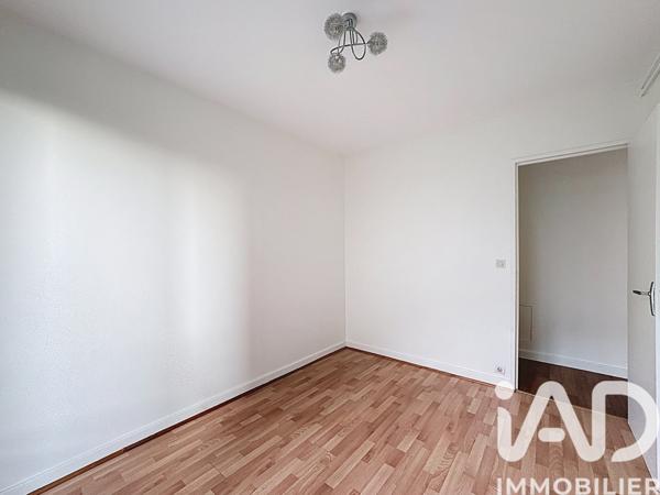Location appartement 3 pièces 57 m² Villeneuve-la-Garenne