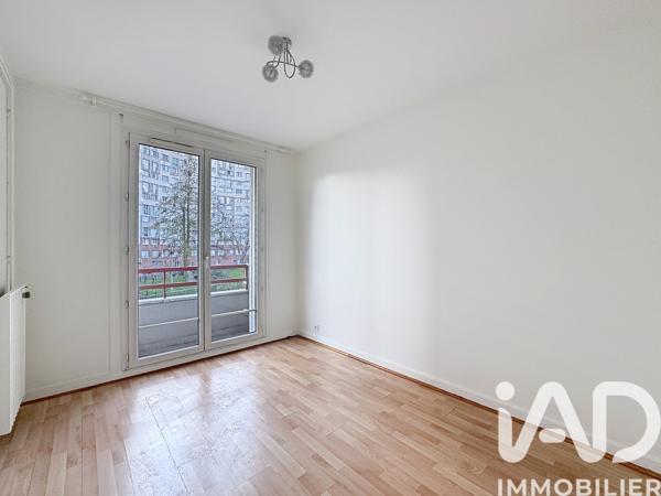 Location appartement 3 pièces 57 m² Villeneuve-la-Garenne