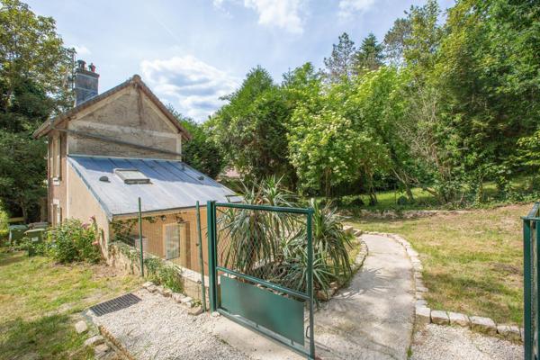 DEUX BATISSES- TERRAIN DE 1541M2 - LE CHARME DE L'ANCIEN MEULIERE REMARQUABLE
