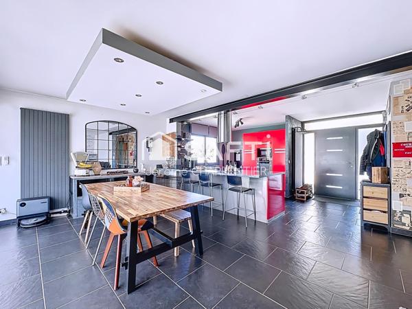 Maison 4 chambres avec jardin et sous-sol complet proche de toutes les commodités !