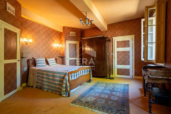 Maison Gaillac de 465 m² . (764 m² utiles)