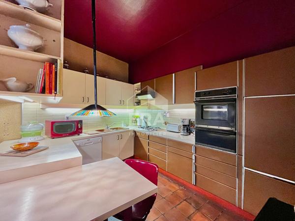 Maison Gaillac de 465 m² . (764 m² utiles)