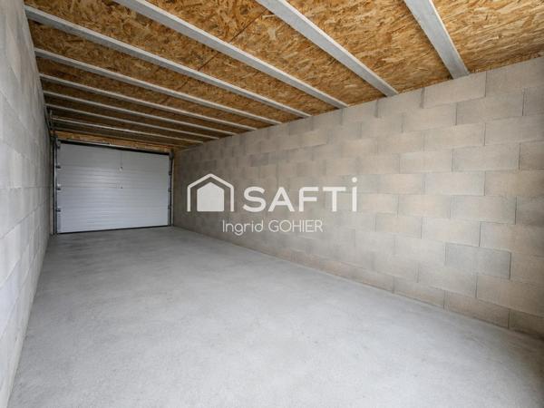 Maison neuve de plain-pied, piscine et garage