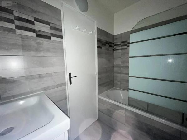 Location - Appartement Saint-André-de-l'Eure 27220 3 pièces 71 m 2
