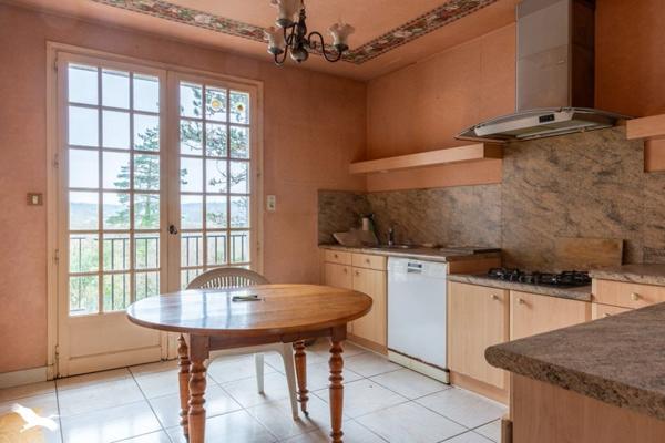 Maison à vendre |                                       Saint-Viance |                                        6 pièces  |  163 m²