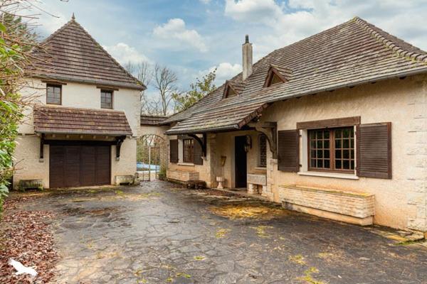 Maison à vendre |                                       Saint-Viance |                                        6 pièces  |  163 m²
