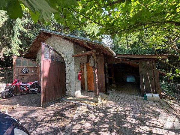 Maison de 95 m² à rénover avec vue exceptionnelle sur le lac du Bourget et parc de 3000 m².