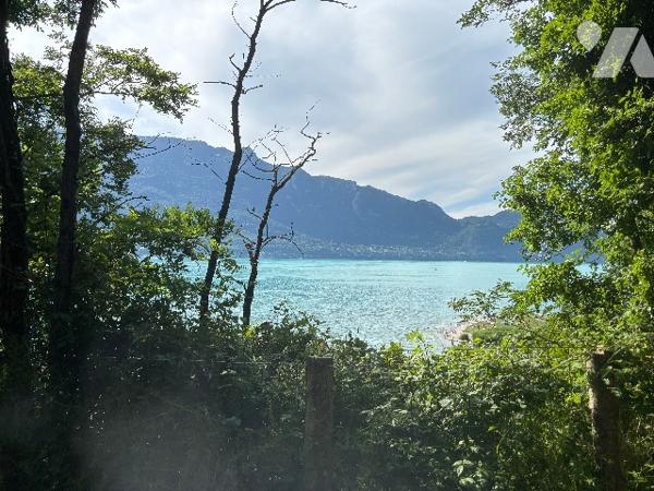 Maison de 95 m² à rénover avec vue exceptionnelle sur le lac du Bourget et parc de 3000 m².