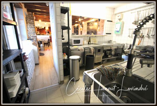 Pleine-Fougères (35610) Centre-ville de Pleine-Fougères - Immeuble en pierre à restaurer 100 m². Possibilité commerce.