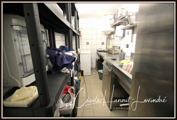 Pleine-Fougères (35610) Centre-ville de Pleine-Fougères - Immeuble en pierre à restaurer 100 m². Possibilité commerce.