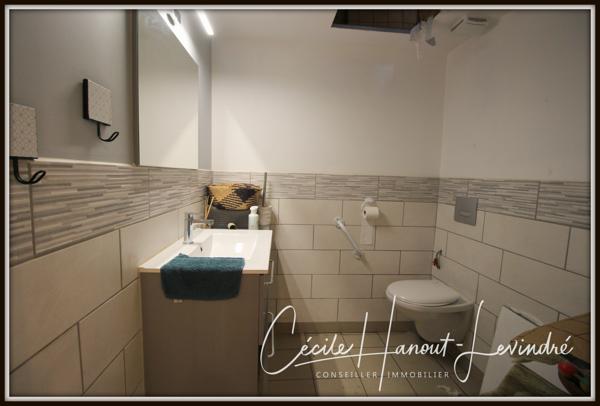 Pleine-Fougères (35610) Centre-ville de Pleine-Fougères - Immeuble en pierre à restaurer 100 m². Possibilité commerce.