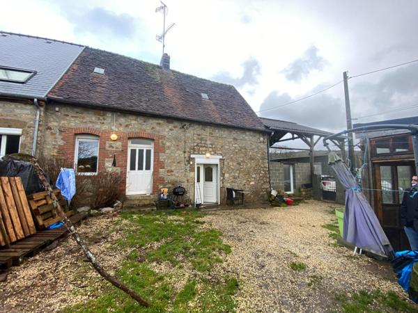 Maison en pierre, 42 m² au sol, terrain 6740 m², Domfront en Poiraie