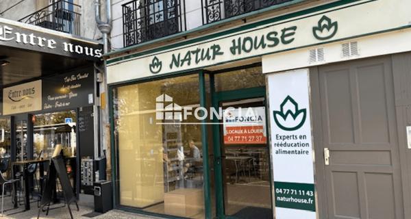 Location Local commercial 1 pièce 44.8 m² - Roanne 42300