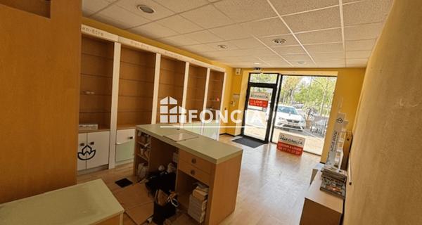 Location Local commercial 1 pièce 44.8 m² - Roanne 42300