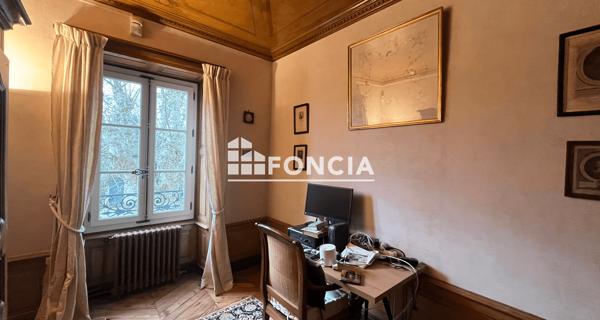Location Maison 8 pièces 356.3 m² - Reyrieux 01600