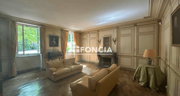 Location Maison 8 pièces 356.3 m² - Reyrieux 01600