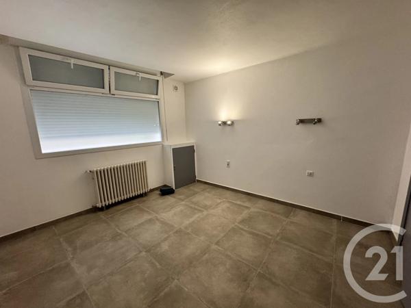 Immeuble à vendre  229 m 2   LAVELANET  - 09