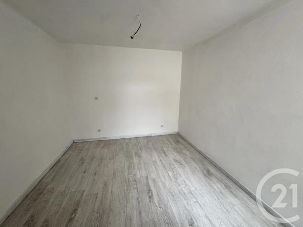 Immeuble à vendre  229 m 2   LAVELANET  - 09