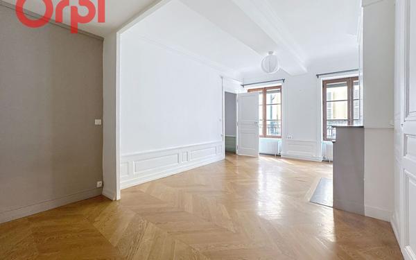 Appartement à louer    3 pièces • 83,84 m2 Lyon 1