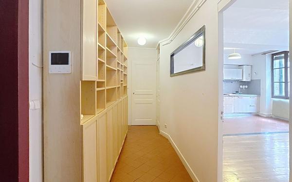 Appartement à louer    3 pièces • 83,84 m2 Lyon 1