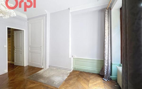Appartement à louer    3 pièces • 83,84 m2 Lyon 1
