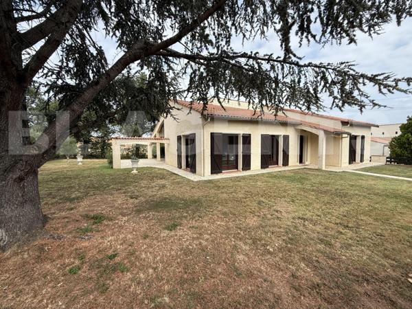 VILLA PLAIN-PIED 140 M² SUR SOUS SOL ET MAGNIFIQUE TERRAIN PISCINABLE
