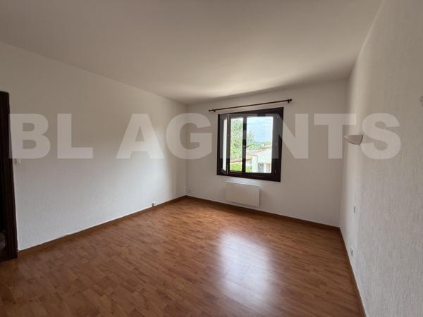 VILLA PLAIN-PIED 140 M² SUR SOUS SOL ET MAGNIFIQUE TERRAIN PISCINABLE