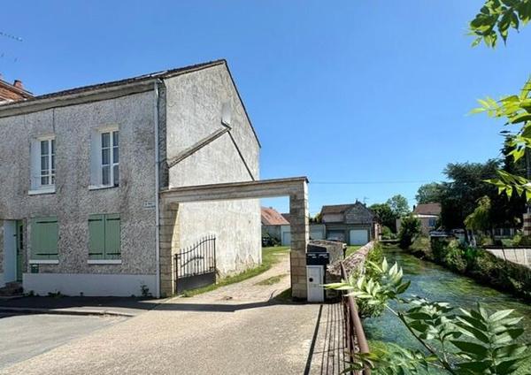 Appartement F2 + Box au Bord de l'eau Centre-Ville de Chambly