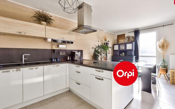 Appartement à vendre    4 pièces • 81,05 m2 Bron