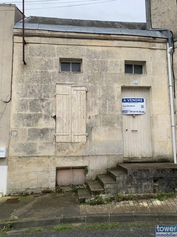 MATHA 17160 - Maison 2 pièces de 50 m² avec cave . et patio de 18 m².